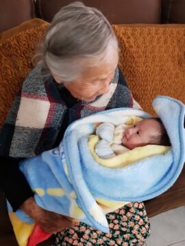 Imágenes para rendir homenaje a persona finada, estas pueden variar en su contenido.