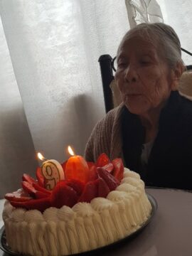 Imágenes para rendir homenaje a persona finada, estas pueden variar en su contenido.