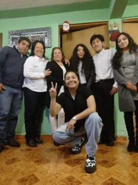 Imágenes para rendir homenaje a persona finada, estas pueden variar en su contenido.