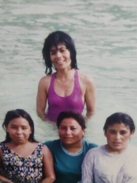 Imágenes para rendir homenaje a persona finada, estas pueden variar en su contenido.