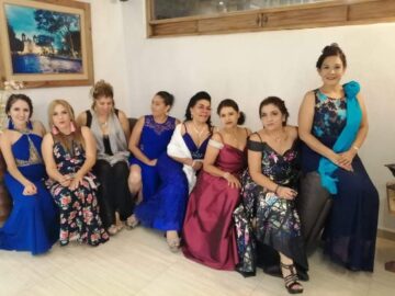 Imágenes para rendir homenaje a persona finada, estas pueden variar en su contenido.