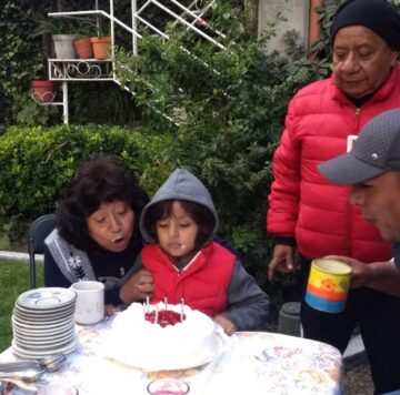 Imágenes para rendir homenaje a persona finada, estas pueden variar en su contenido.