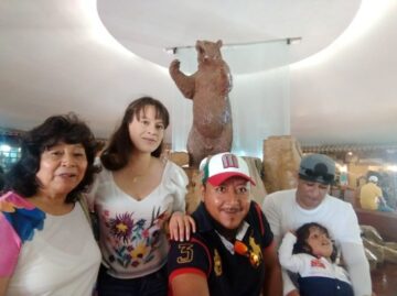 Imágenes para rendir homenaje a persona finada, estas pueden variar en su contenido.