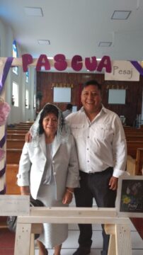 Imágenes para rendir homenaje a persona finada, estas pueden variar en su contenido.
