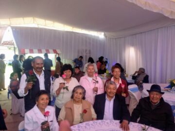 Imágenes para rendir homenaje a persona finada, estas pueden variar en su contenido.