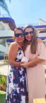 Imágenes para rendir homenaje a persona finada, estas pueden variar en su contenido.