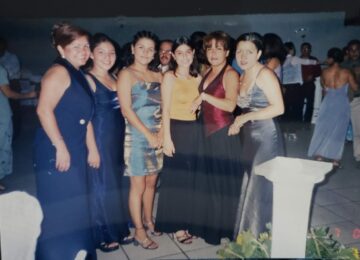 Imágenes para rendir homenaje a persona finada, estas pueden variar en su contenido.