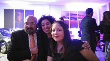 Imágenes para rendir homenaje a persona finada, estas pueden variar en su contenido.