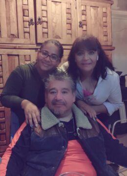 Imágenes para rendir homenaje a persona finada, estas pueden variar en su contenido.