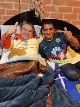 Imágenes para rendir homenaje a persona finada, estas pueden variar en su contenido.