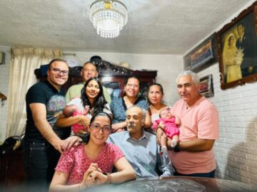Imágenes para rendir homenaje a persona finada, estas pueden variar en su contenido.