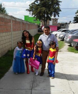 Imágenes para rendir homenaje a persona finada, estas pueden variar en su contenido.