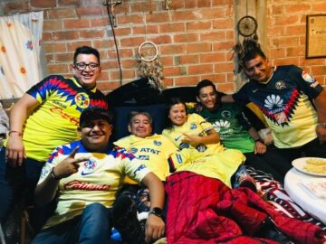 Imágenes para rendir homenaje a persona finada, estas pueden variar en su contenido.