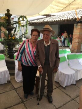 Imágenes para rendir homenaje a persona finada, estas pueden variar en su contenido.