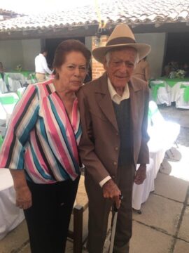 Imágenes para rendir homenaje a persona finada, estas pueden variar en su contenido.