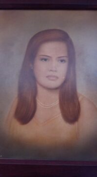 Imágenes para rendir homenaje a persona finada, estas pueden variar en su contenido.