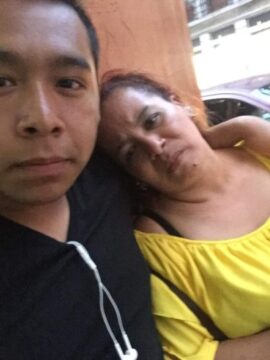 Imágenes para rendir homenaje a persona finada, estas pueden variar en su contenido.