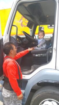 Imágenes para rendir homenaje a persona finada, estas pueden variar en su contenido.
