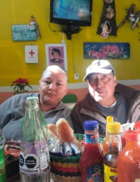 Imágenes para rendir homenaje a persona finada, estas pueden variar en su contenido.