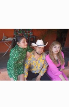 Imágenes para rendir homenaje a persona finada, estas pueden variar en su contenido.