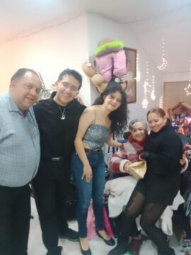 Imágenes para rendir homenaje a persona finada, estas pueden variar en su contenido.
