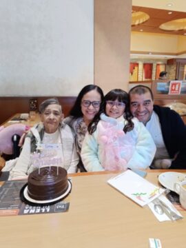 Imágenes para rendir homenaje a persona finada, estas pueden variar en su contenido.