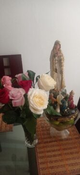 Imágenes para rendir homenaje a persona finada, estas pueden variar en su contenido.