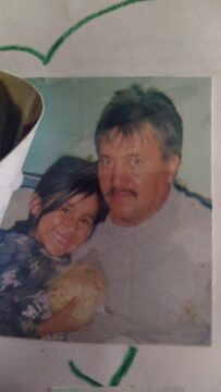 Imágenes para rendir homenaje a persona finada, estas pueden variar en su contenido.
