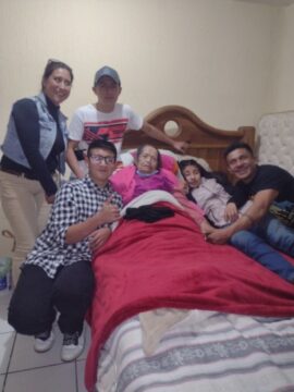 Imágenes para rendir homenaje a persona finada, estas pueden variar en su contenido.