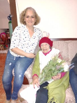 Imágenes para rendir homenaje a persona finada, estas pueden variar en su contenido.