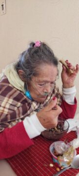 Imágenes para rendir homenaje a persona finada, estas pueden variar en su contenido.