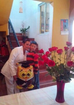 Imágenes para rendir homenaje a persona finada, estas pueden variar en su contenido.