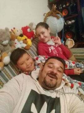 Imágenes para rendir homenaje a persona finada, estas pueden variar en su contenido.