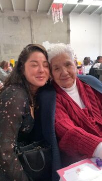 Imágenes para rendir homenaje a persona finada, estas pueden variar en su contenido.