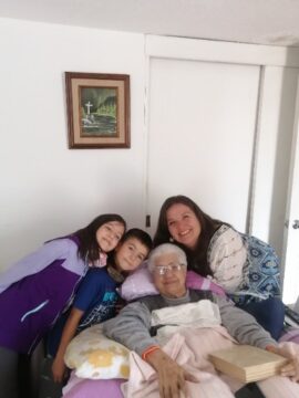 Imágenes para rendir homenaje a persona finada, estas pueden variar en su contenido.