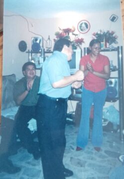 Imágenes para rendir homenaje a persona finada, estas pueden variar en su contenido.