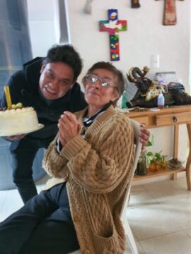 Imágenes para rendir homenaje a persona finada, estas pueden variar en su contenido.