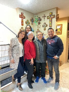 Imágenes para rendir homenaje a persona finada, estas pueden variar en su contenido.