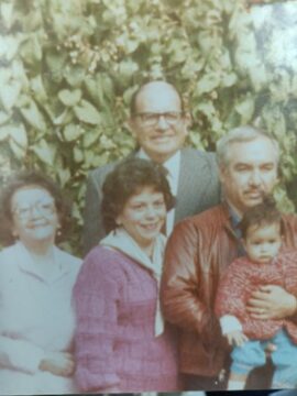 Imágenes para rendir homenaje a persona finada, estas pueden variar en su contenido.
