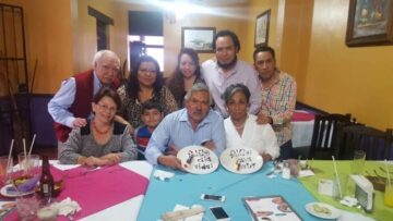 Imágenes para rendir homenaje a persona finada, estas pueden variar en su contenido.