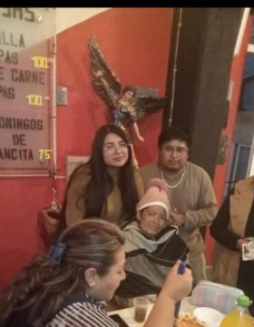 Imágenes para rendir homenaje a persona finada, estas pueden variar en su contenido.