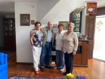 Imágenes para rendir homenaje a persona finada, estas pueden variar en su contenido.