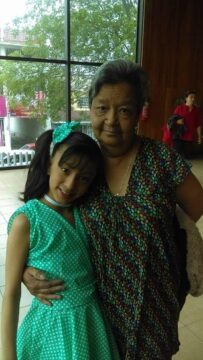 Imágenes para rendir homenaje a persona finada, estas pueden variar en su contenido.