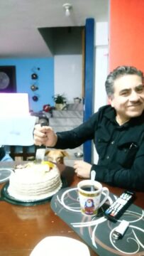 Imágenes para rendir homenaje a persona finada, estas pueden variar en su contenido.