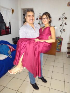 Imágenes para rendir homenaje a persona finada, estas pueden variar en su contenido.