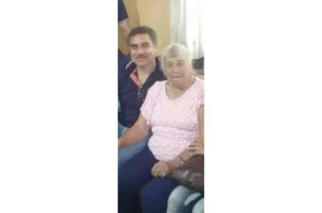 Imágenes para rendir homenaje a persona finada, estas pueden variar en su contenido.