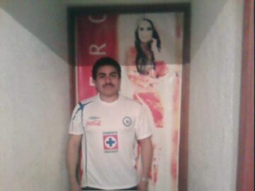 Imágenes para rendir homenaje a persona finada, estas pueden variar en su contenido.