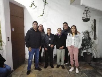 Imágenes para rendir homenaje a persona finada, estas pueden variar en su contenido.