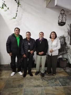 Imágenes para rendir homenaje a persona finada, estas pueden variar en su contenido.