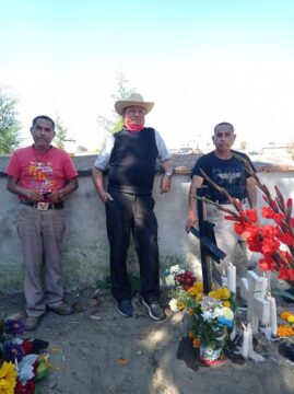 Imágenes para rendir homenaje a persona finada, estas pueden variar en su contenido.